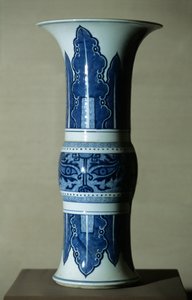 Blue White Porcelain Vase by Qing Dynasty   Kangxi Period Chinese School