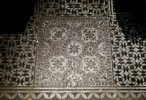 Roman Art: detail of the mosaics of the ground from Villa Adriana by Roman
