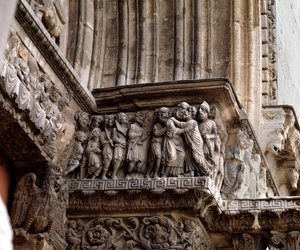 The kiss of Judas, frieze of the portal by Romanesque