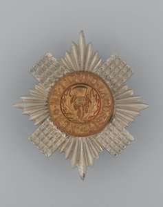 Cap badge, c.1896-1920 by School English