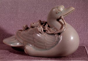 Duck-shaped versoir (Koryo period)