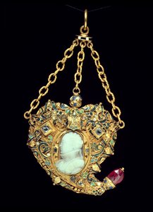 Locket Set, bearing a cameo portrait of Mary, Queen of Scots, late 16th century by Scottish School