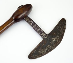 Gano, or battleaxe