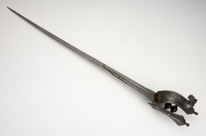 Pata, gauntlet sword
