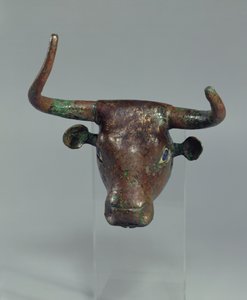 Head of a bull, with Royal Sumerian inscription, mount for a piece of furniture or for a harp, from Telloh (ancient Girsu) Early Dynastic Period, c.2500-2400 BC