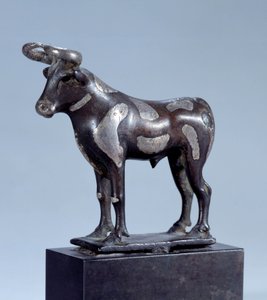 Art of Mesopotamia: Pie Taurus. Bronze sculpture inlaid with silver, circa 2500 BC. Paris, Louvre Museum