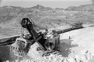 Loading copper ore at Morenci mine for Phelps Dodge Smelter Douglas Arizona