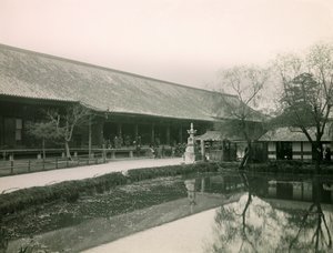 View of Sanjusangen-do Buddhist Temple, Kyoto, circa 1900 - 1915