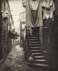 Close No. 193 High Street by Thomas Annan