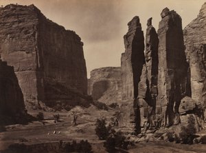 Canyon de Chelly. Walls of the Grand Canyon about 1200 Feet in Height.