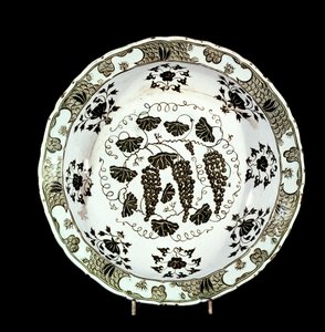 Dish, Isnik, early 16th century