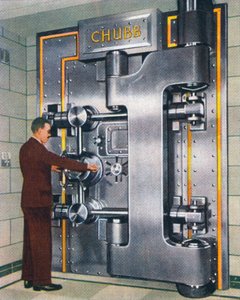 30-ton Treasury Door by Unbekannt