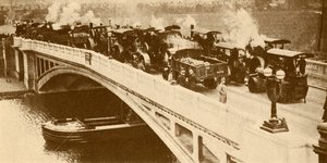 A Concrete Bridge Across The Thames At Caversham