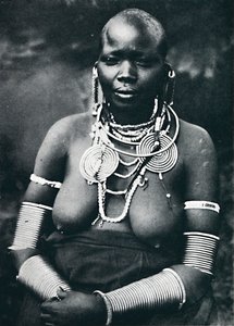 A Masai matron, 1912 by Unbekannt