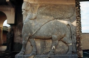 Assyrian Art: Winged Bull, Guardian of the Entrance of the Palace, Sculpture by Unbekannt