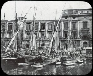 At the quay, Messina harbour, Sicily, Italy, late 19th or early 20th century by Unbekannt