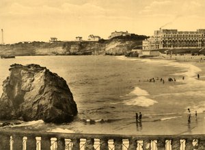 Biarritz - Hotel du Palais et la Baie, c1930 by Unbekannt