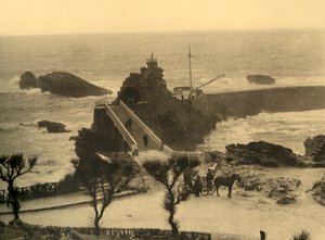Biarritz - Le Rocher de la Vierge by Unbekannt
