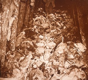 Bodies in tunnels under Mount Cornillet, Champagne, northern France by Unbekannt