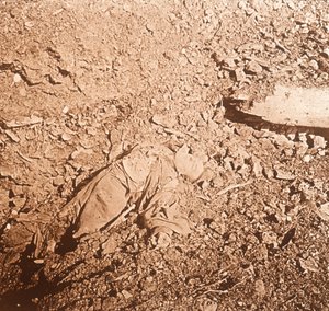 Body of dead soldier, Verdun, northern France, c1914-c1918 by Unbekannt