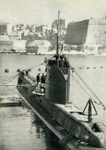 British submarine at Malta, World War II, 1945 by Unbekannt