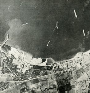 British Warships off the Maltese Coast, World War II by Unbekannt