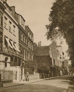 Cheyne Walk, A Demure Road Looking Over The River, Is Rich In Memories by Unbekannt
