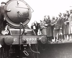 Children looking at a steam locomotive, 3 March 1936 by Unbekannt