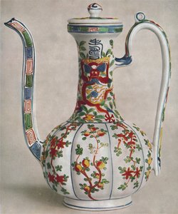 Chinese Porcelain Ewer with Five-Colour Decoration. Period of Wan Li, 1573-1619 by Unbekannt