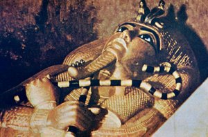 Cover of the coffin of Tutankhamen, burial chamber, tomb of Tutankhamen, Thebes, 18th Dynasty