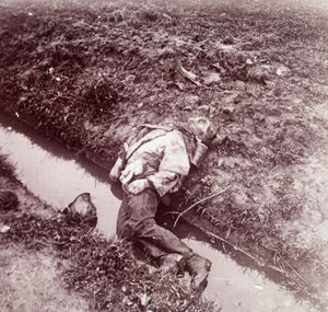Dead German Soldier, Ypres, Flanders, Belgium, c1914-c1918 by Unbekannt