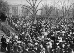 Easter Egg Rolling, The White House, Washington DC, USA by Unbekannt