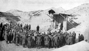 Easter mass in the dunes on the beaches of Belgium by the North Sea, World War I by Unbekannt