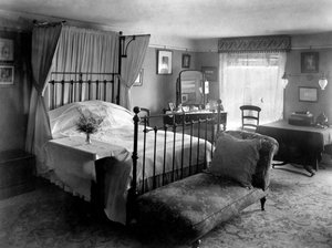 Edwardian Bedroom by Unbekannt