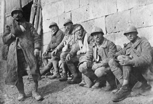 Evacuated French wounded after the battle at Plessis-de-Roye, Picardy, France, 30 March 1918 by Unbekannt