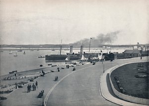 Fleetwood - The Promenade: Departure of the Isle of Man Steamer by Unbekannt