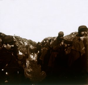 French soldiers in trenches, Vermelles, Northern France by Unbekannt