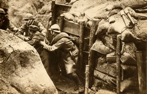 French Soldiers Raiding a German Trench, First World War by Unbekannt