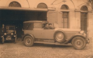 Garage at the Cuban Embassy in Brussels, Belgium by Unbekannt