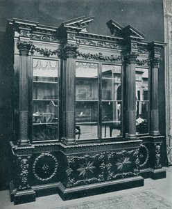 Georgian Cabinet, reproduced by permission of H.R.H. The Princess of Wales by Unbekannt