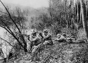 German soldiers at the edge of the River Aisne, France