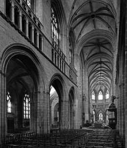 Gothic art: view of the elevation of the nave. 13th-14th century Cathedrale Saint Corentin (Saint Corentin), Quimper (Finistere)
