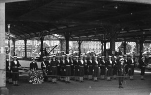 Guard of Honour from HMS Sirius, Antwerp, c1946-c1949 by Unbekannt