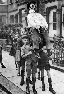 Guy Fawkes Day, London, 1926-1927 by Unbekannt