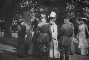 H.M. Queen Mary after the Investiture of the 25th August 1915 by Unbekannt