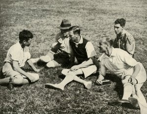 In Camp at Southwold, Suffolk: A Friendly Chat by Unbekannt