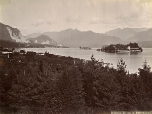 Isola dei Pescatori (Island of the Fishermen), Lake Maggiore, Italy by Unbekannt