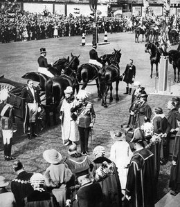 King George V and the Mayors of the North London Boroughs at Marylebone, Silver Jubilee