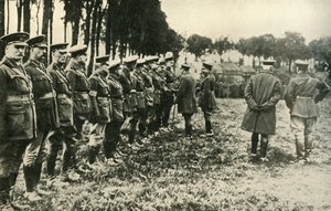 King George V Visits Allied Forces on the Front Line, First World War, 1915 by Unbekannt