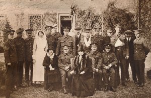 Lady Elizabeth with Countess of Strathmore and Convalescent Wounded Soldiers by Unbekannt
